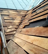 Трубчатые снегозадержатели на коньке крыши