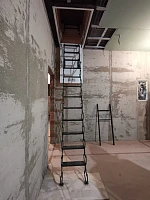 Чердачная лестница Fakro LST 70х120 полностью разложена, вид сбоку