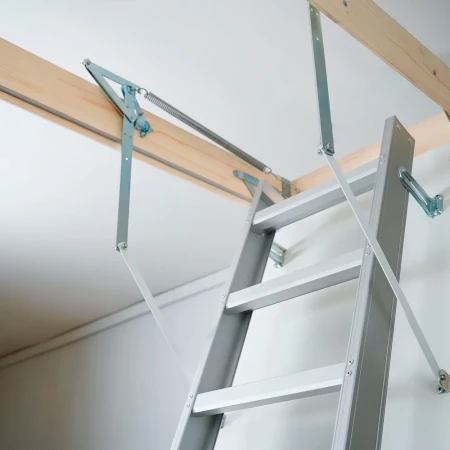 Чердачная люк-лестница Oman Alurus Lite алюминиевая складная 3-х секционная   фото
