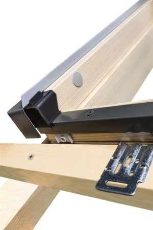 Мансардное окно Fakro LUX FTP-V U3 WiFi   фото