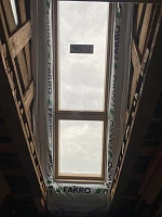 Монтаж каркаса окна-балкона в крышу