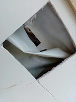 Монтаж изоляционного оклада при ремонте окна