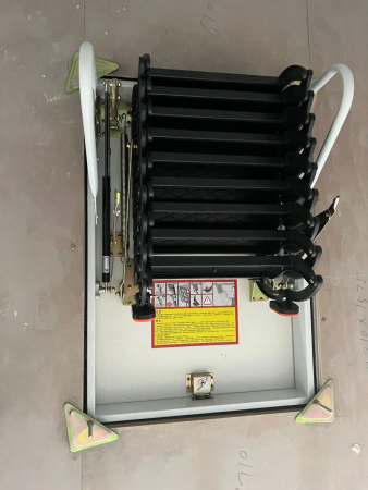 Чердачная люк-лестница Fakro LCS (CH)   фото