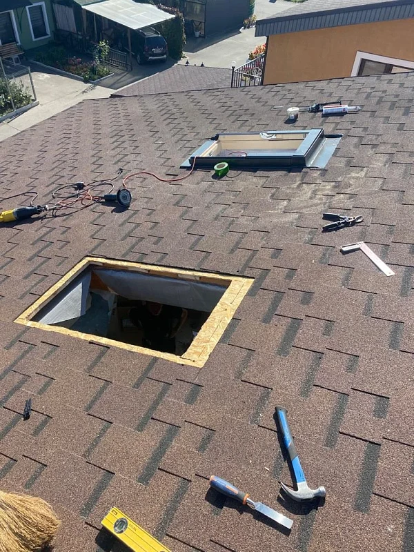 Монтаж мансардного окна Fakro FTS-V U4 55х98 — подготовка проема в кровле из гибкой черепицы