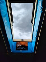 Мансардное окно Dakea KAA 55х98 с пароизоляционным фартуком, вид изнутри