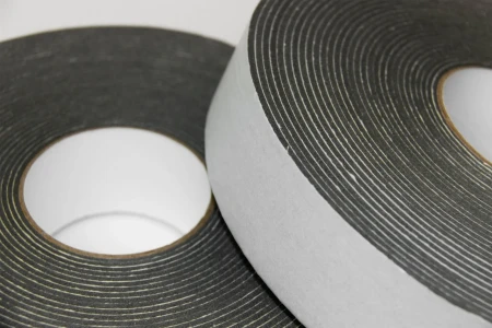 Уплотнительная клейкая лента Fakro HausBand P 30x0,05 м   фото