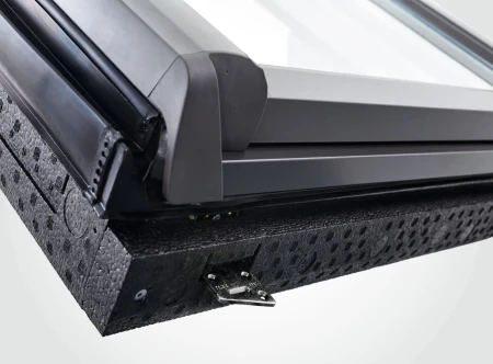 Мансардное окно Roto Designo R45 K200   фото Мансардное окно Roto Designo R45 K200   фото