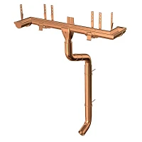 Медная водосточная система с желобом и водосточной трубой