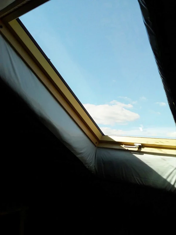 Мансардное окно Fakro FTP-V U3 Profi 78x140, вид изнутри