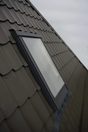 Мансардное окно ВиЛайт без октрывания с окладом   фото