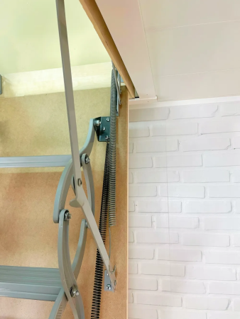 Чердачная люк-лестница Fakro LSТ Lite с утеплением   фото