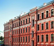 Историческое здание с мансардными окнами Fakro FTS U2