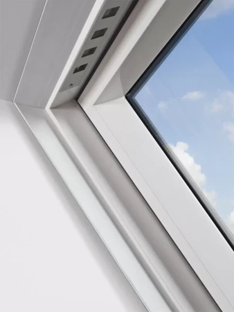 Мансардное окно Fakro PTP-V U4   фото
