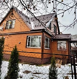 Фрагмент укладки металлочерепицы с нахлёстом