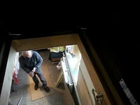 Чердачная лестница Fakro LST 70x120, вид сверху через открытый люк