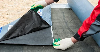 Без подкладочного ковра и битумная черепица не мила. Обзор материалов