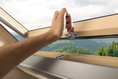 Мансардное окно Fakro LUX FTP-V U3 WiFi   фото