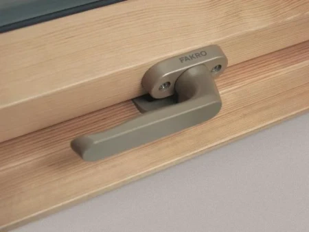 Мансардное окно Fakro Standard FTS-V U4   фото