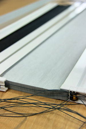 Шторы и москитные сетки 2 в 1 Fakro Штора и  AMD Duet Blackout   фото